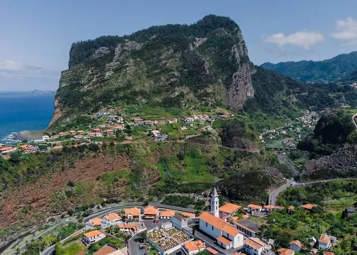 Hikers Haven * São Roque do Faial