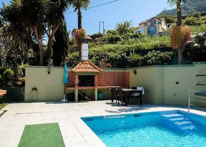 Hikers Haven * São Roque do Faial