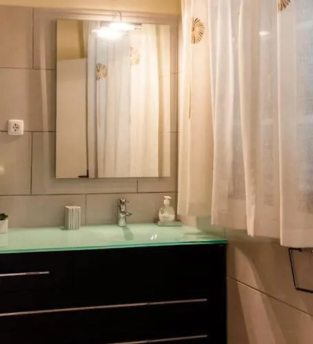 Hikers Haven São Roque do Faial