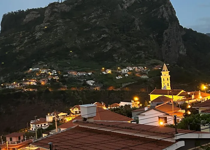 Vila Hikers Haven São Roque do Faial